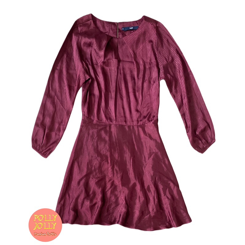 FAME - Dress Midi Gaun Selutut Satin Warna Merah Natal Maroon Kemerdekaan 17an Agustus (Preloved)