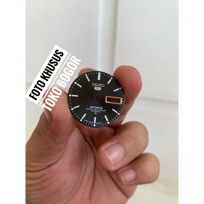 Plat dial seiko hitam sport 7009 indeks silver 28.5mm 7s26 6309