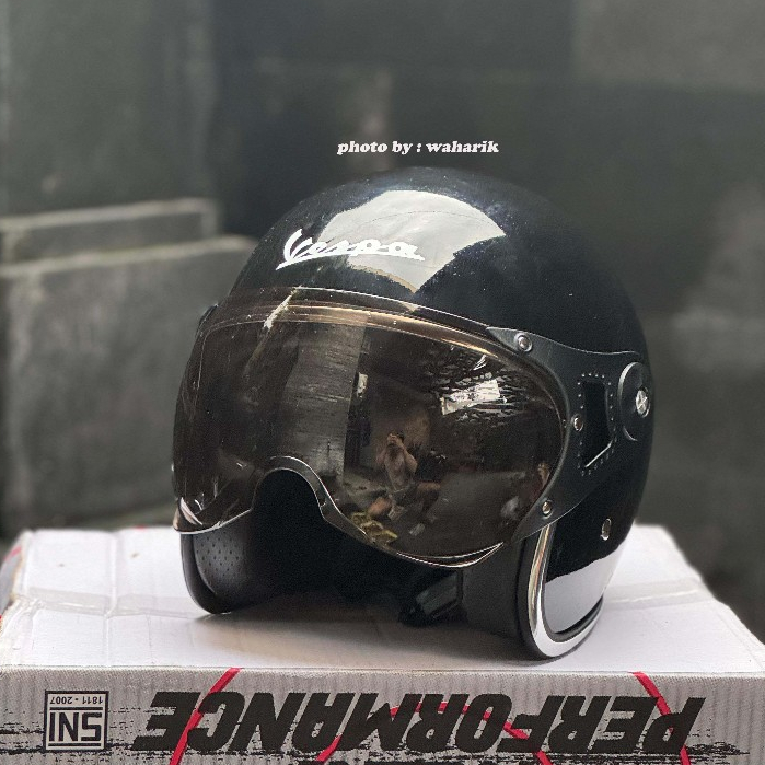 Helm Vespa Retro Italy + Visor Import Original