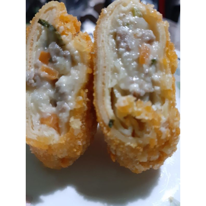 

HOME MADE RISOLES RAGOUT DAGING KEJU PREMIUM FROZEN ISI 5 PCS/BOX