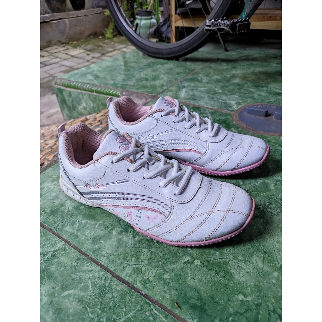 Sepatu New Era Cewek Wanita Sport