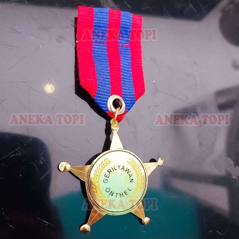 Pin Bintang Jasa Gerilyawan Onthel Pin Tanda Penghargaan Logo Gerilyawan Sepeda - Aneka Topi