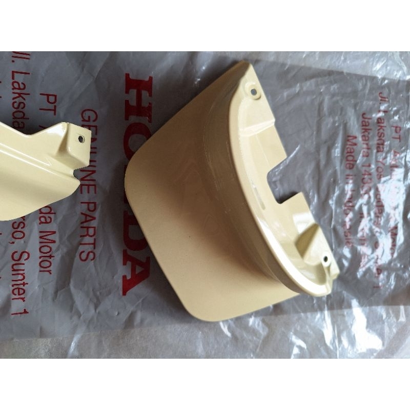 cover RR center upper cover bodi belakang scoopy new 2023,2024 k2f crem cream original