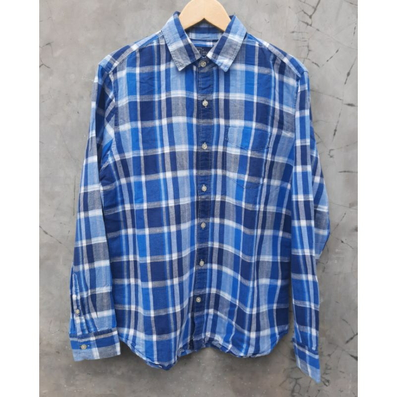 kemeja linen lengan panjang kotak biru by GAP size M regular