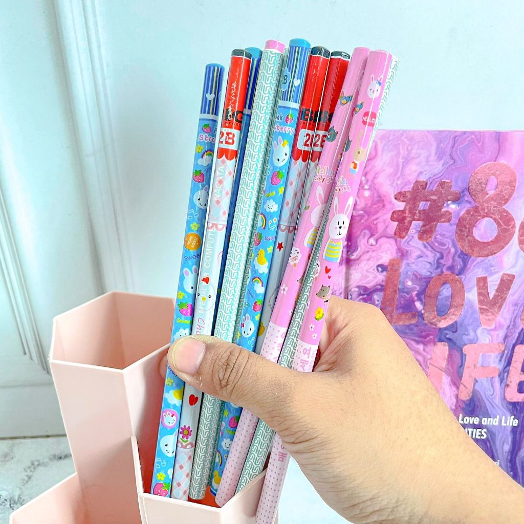 

Pensil Graphite 2B Kartun Kelinci 1 box isi 12pcs / Pensil Kayu Grafit / TERIMA GROSIR / PS 1253