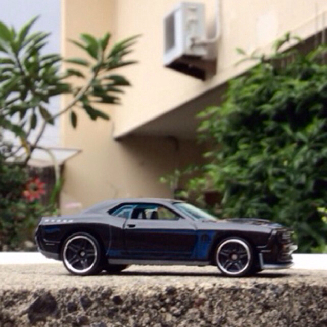 HOT WHEELS DODGE CHALLENGER SRT