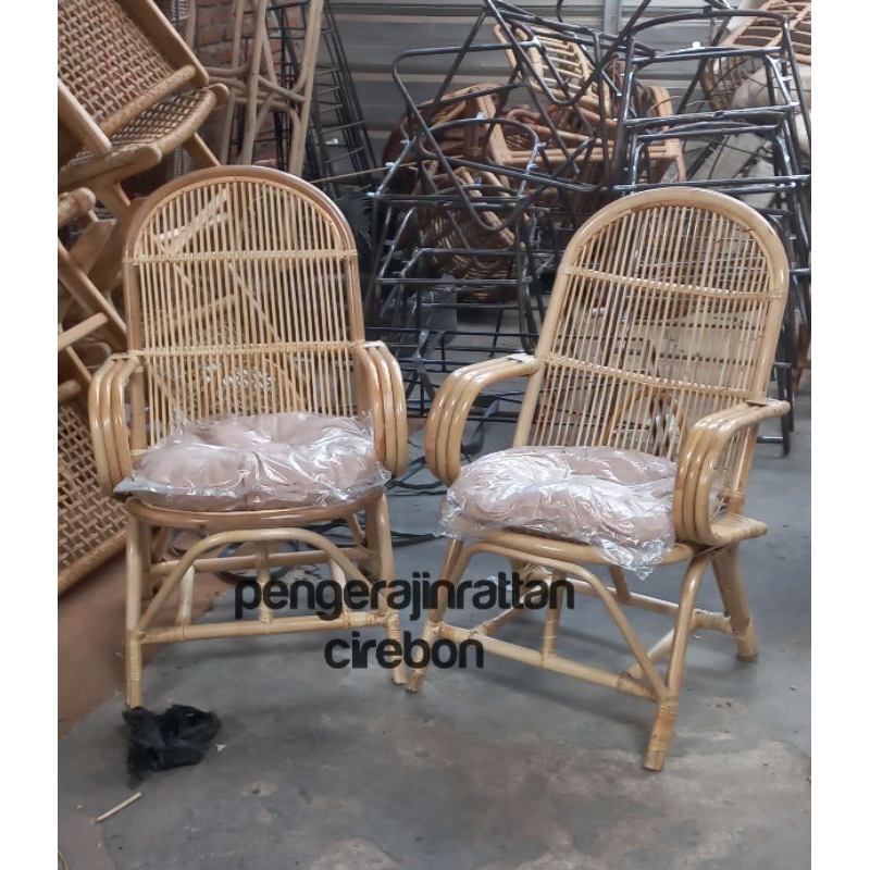 2 pcs kursi rotan // kursi teras rotan // kursi pengki kupasan