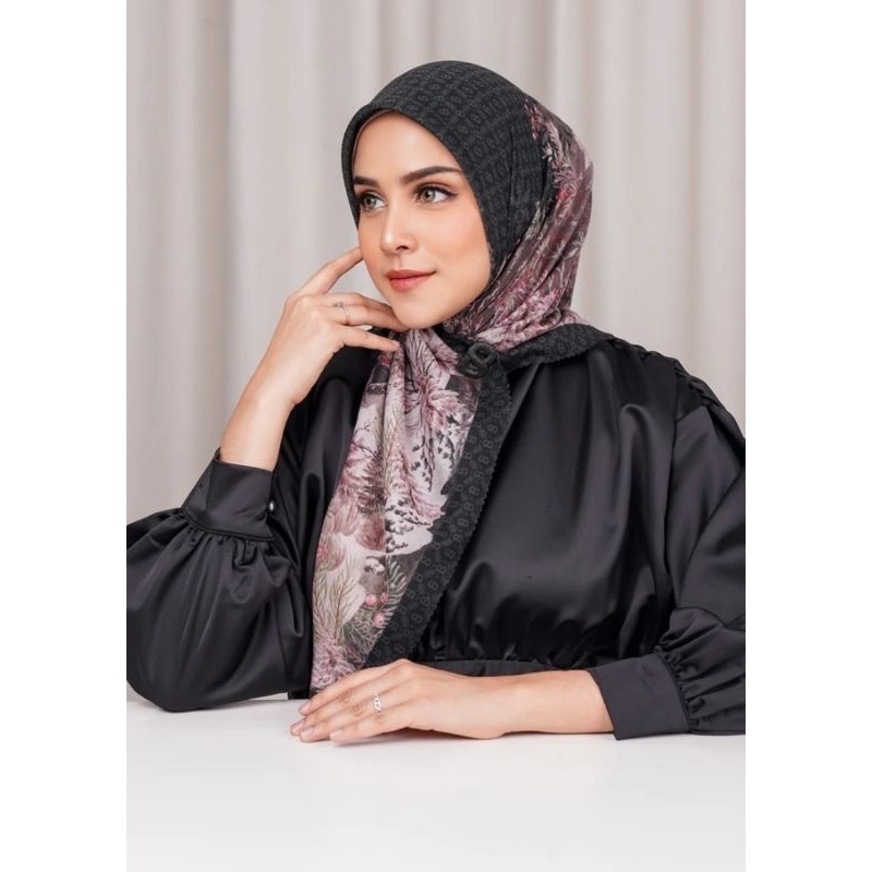 NEW SERIES HOLIDAY BUTTONSCARVES SCARF