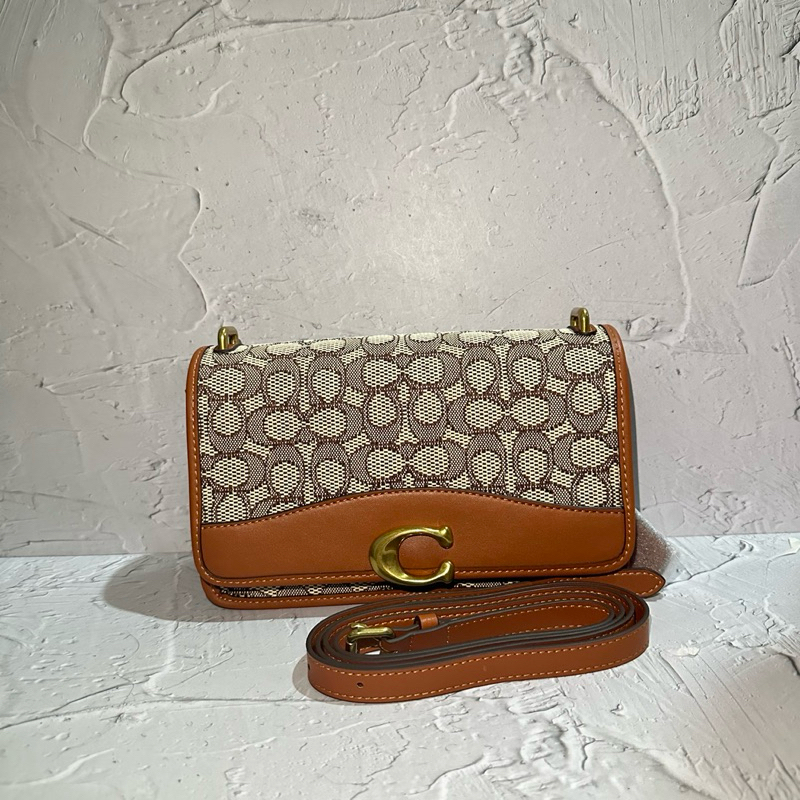 Studio Signature Shoulder Bag 19