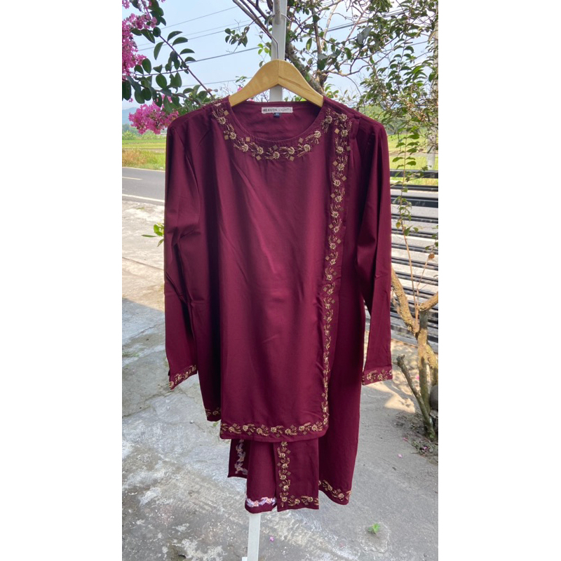 (Preloved) Heaven Lights - Zalina Maroon Tunik XL