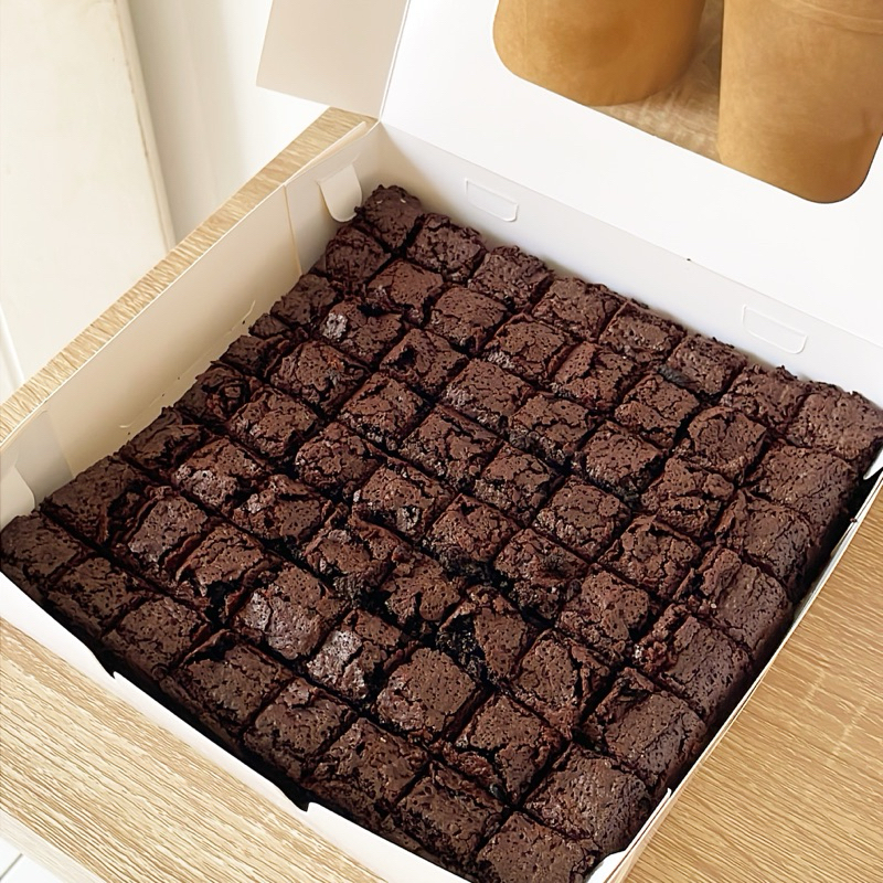 

Signature Brownie Medium and Big