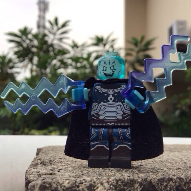 MARVEL ELECTRO LEGO
