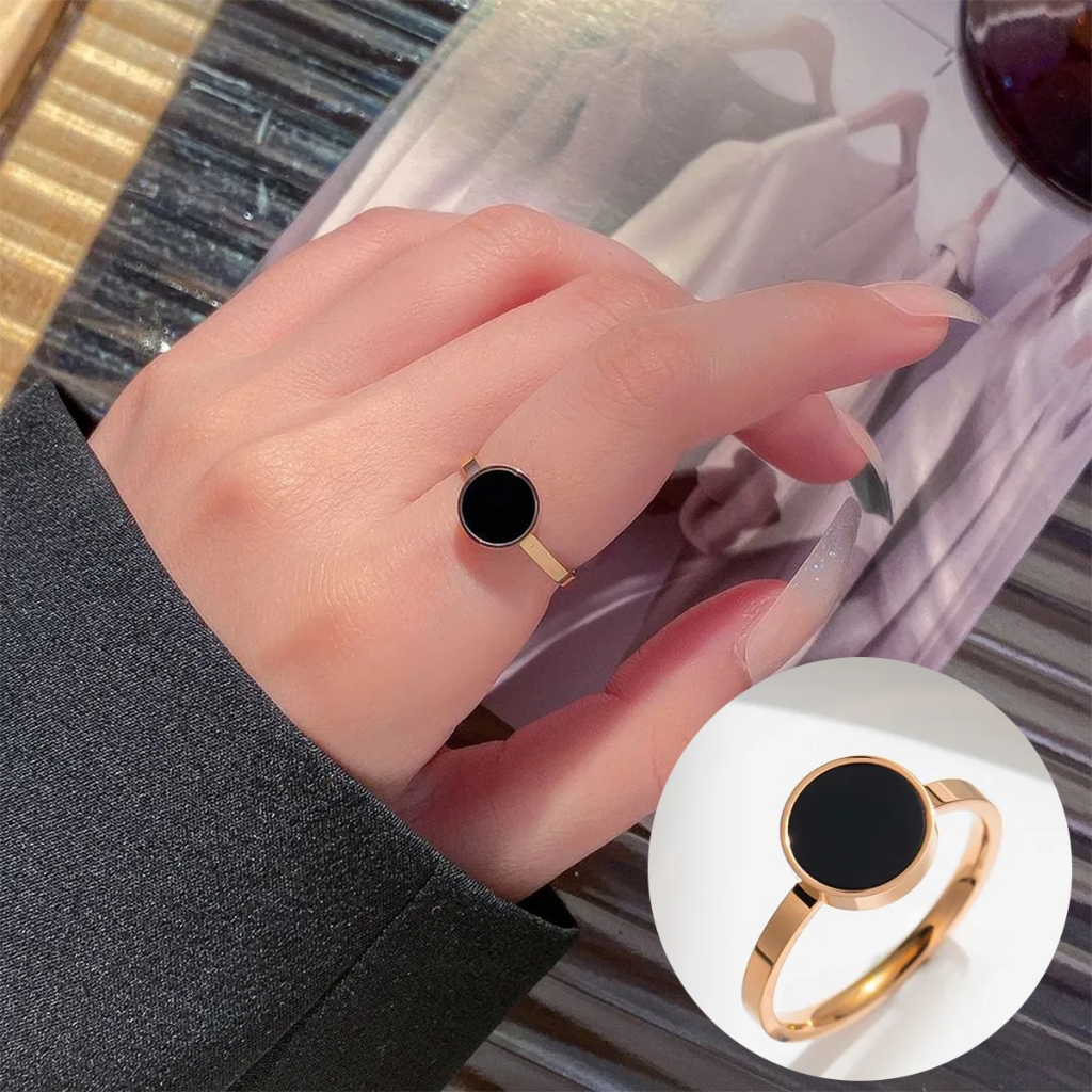 Cincin Titanium Wanita Dewasa Black Clover / Cincin Wanita Dewasa Titanium Gold Bulat Hitam / Cincin