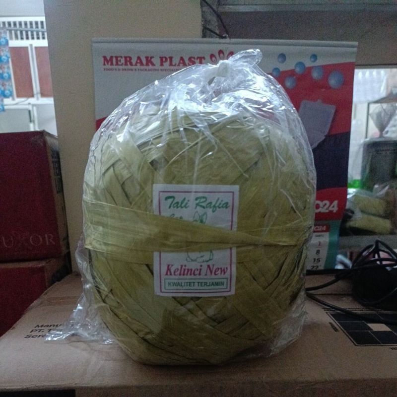 

Tali Rafia 500 Gram