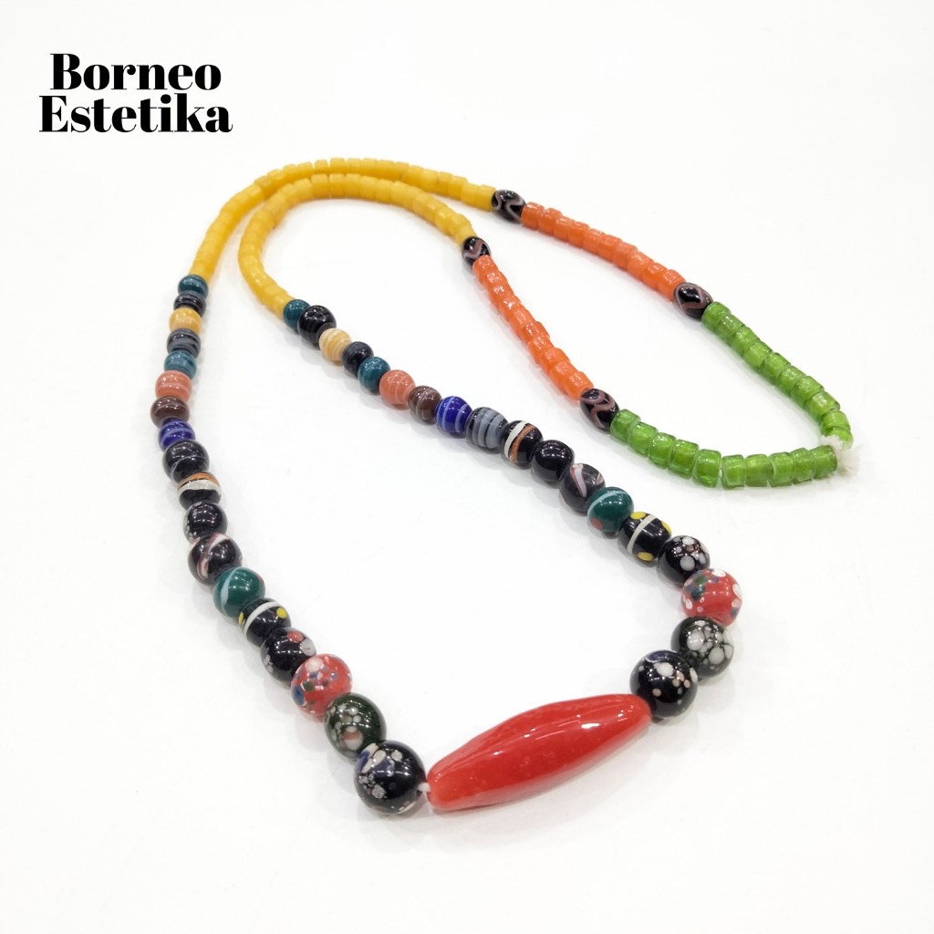 Kalung Manik Lilis Lamiang – Kalung Adat Khas Dayak Kalimantan