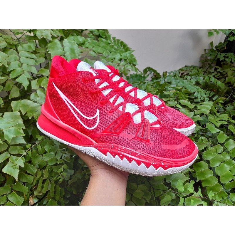 KYRIE 7 UNIVERSITY RED