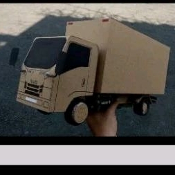 

prakarya kardus/kerajinan kardus miniatur Truck isuzu