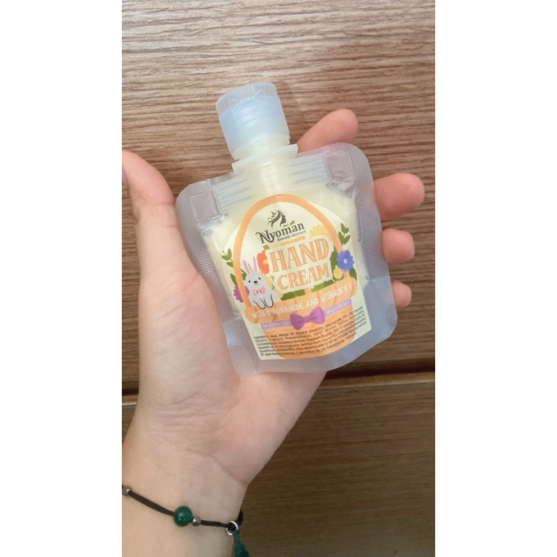 HAND CREAM with niacinamide and vitamin E by NYOMAN skincare