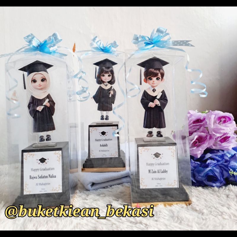 piala wisuda arklik/ tropi wisuda / wisuda TK / hadiah kelulusan/ tropi boneka / boneka wisuda