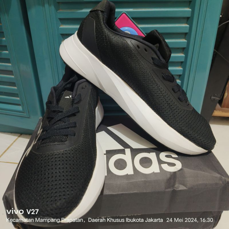 Sepatu Adidas 42,5 Duramo Running