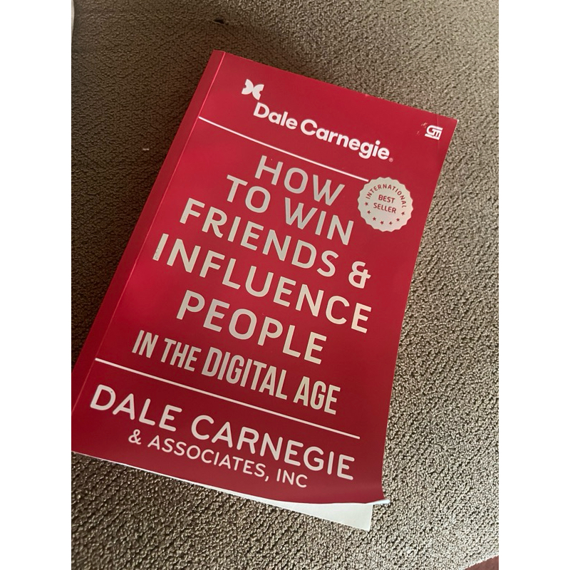 [Preloved] -Buku How To Win Friends and Influence People in The Digital Age