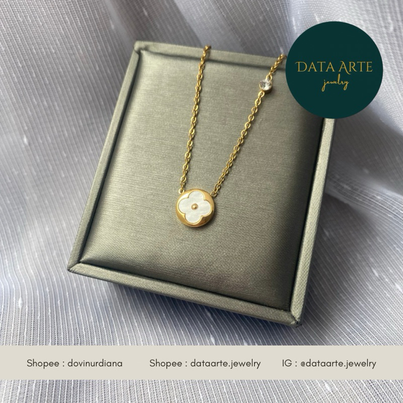 kalung titanium liontin bunga clover lv putih gold - stainless steel lapis emas anti karat
