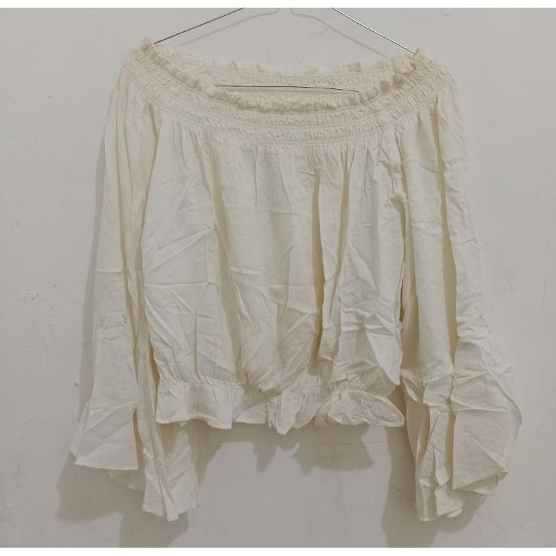 Preloved Baju Atasan Model Sabrina warna putih