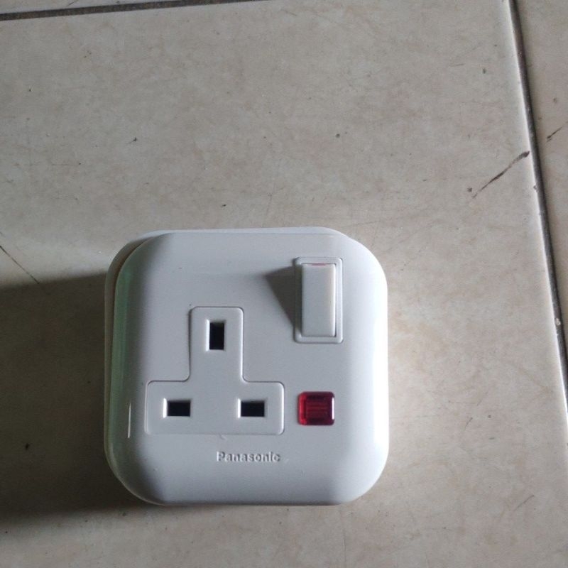 STOP KONTAK COLOKAN AC KAKI 3 PANASONIC