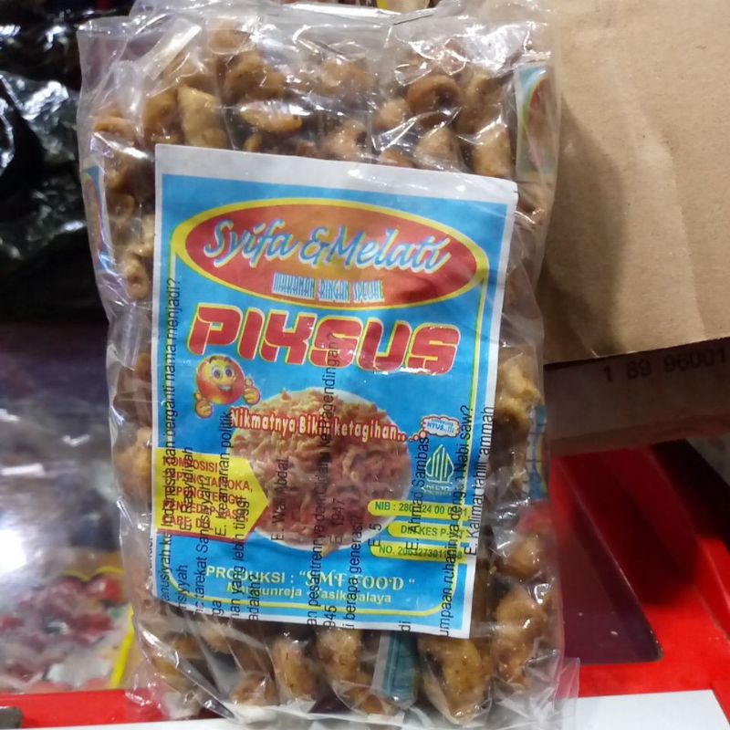 

Piksus(keripik usus) , kerupuk seblak