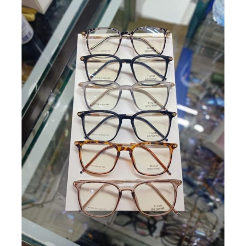 Frame kacamata kotak lebar