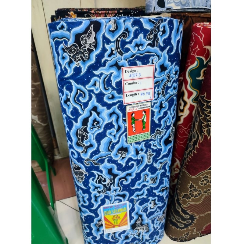 Kain Bahan Batik Mega mendung dua sekawan / Bahan Batik Katun Halus Mega mendung (hrg 50 cm)