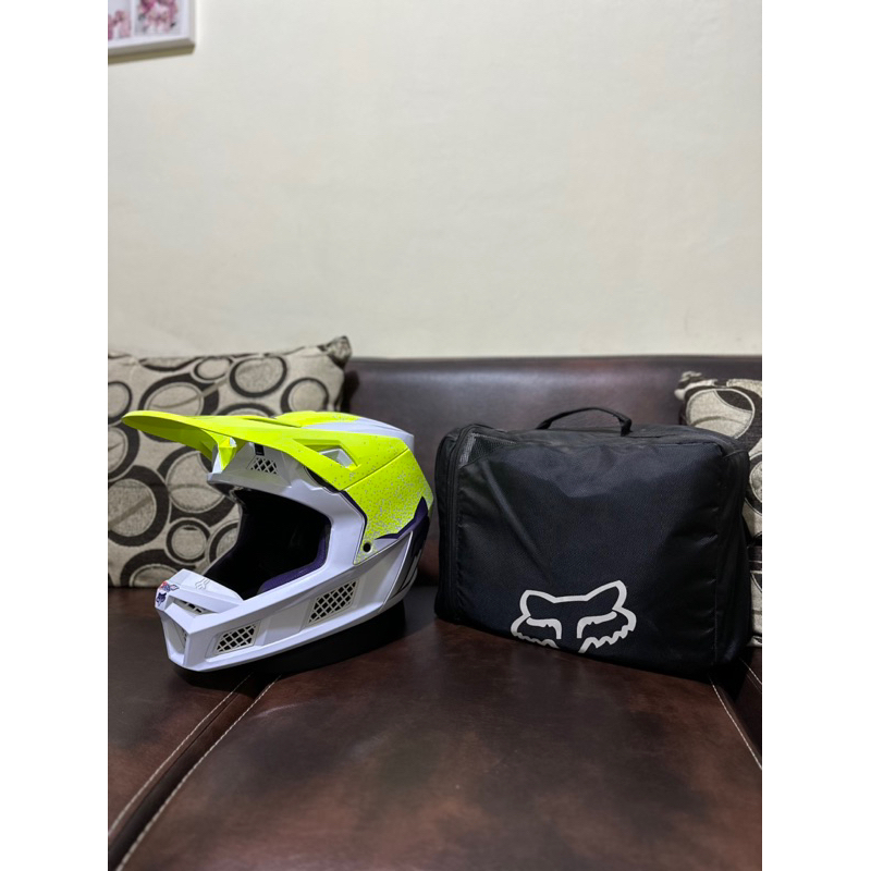 HELM FOX V3 MVRS