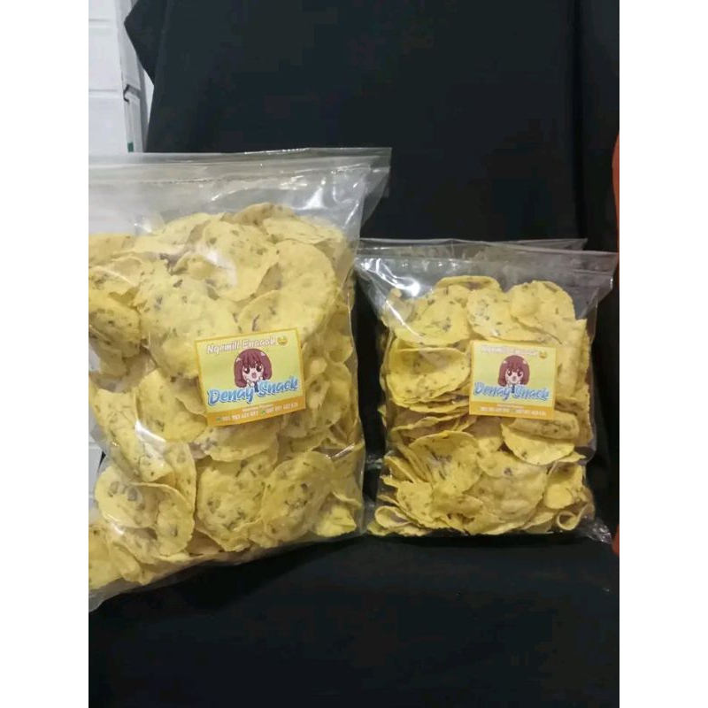 

Comet Bawang Best Seller Renyah Gurih Mantap Khas priyangan / cemilan khas daerah kota tasikmalaya / keripik comet bawang cocok untuk teman segala jenis makanan kuah pedas / enak di makan dalam suasana apapun / Cemilan Khas tasikmalaya