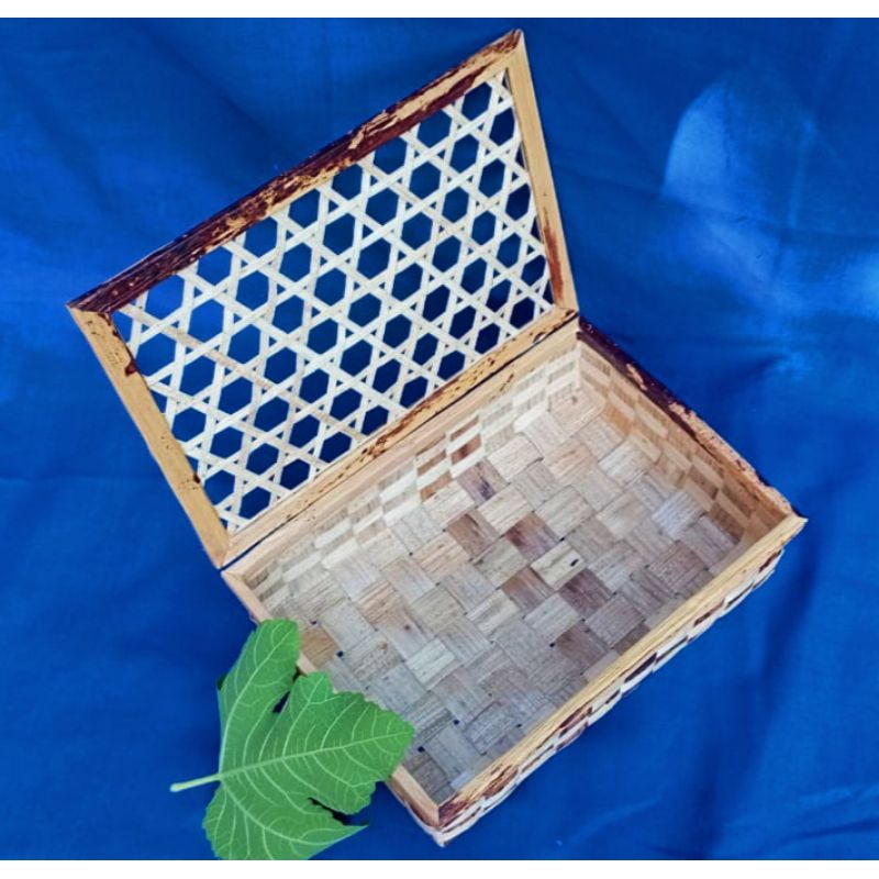 

gift box pelepah pisang