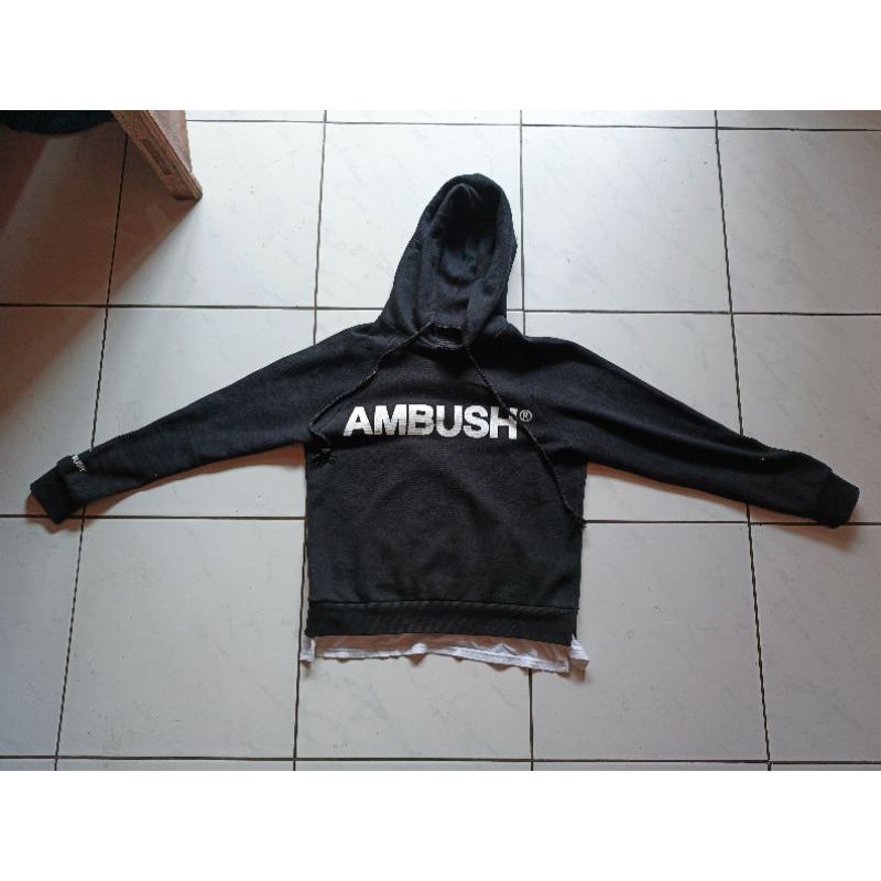 hoodie nike ambush masih bagus mulus tapak tebal empuk preloved pemakaian lostag  size M fit L ld 11