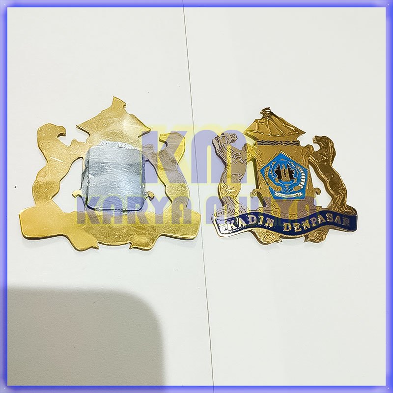 Emblem Kadin Denpasar Pin Logo Kadin Bahan Logam Kuningan - Karya Mulya