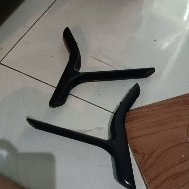 Kaki Stand TV LG 42 inch