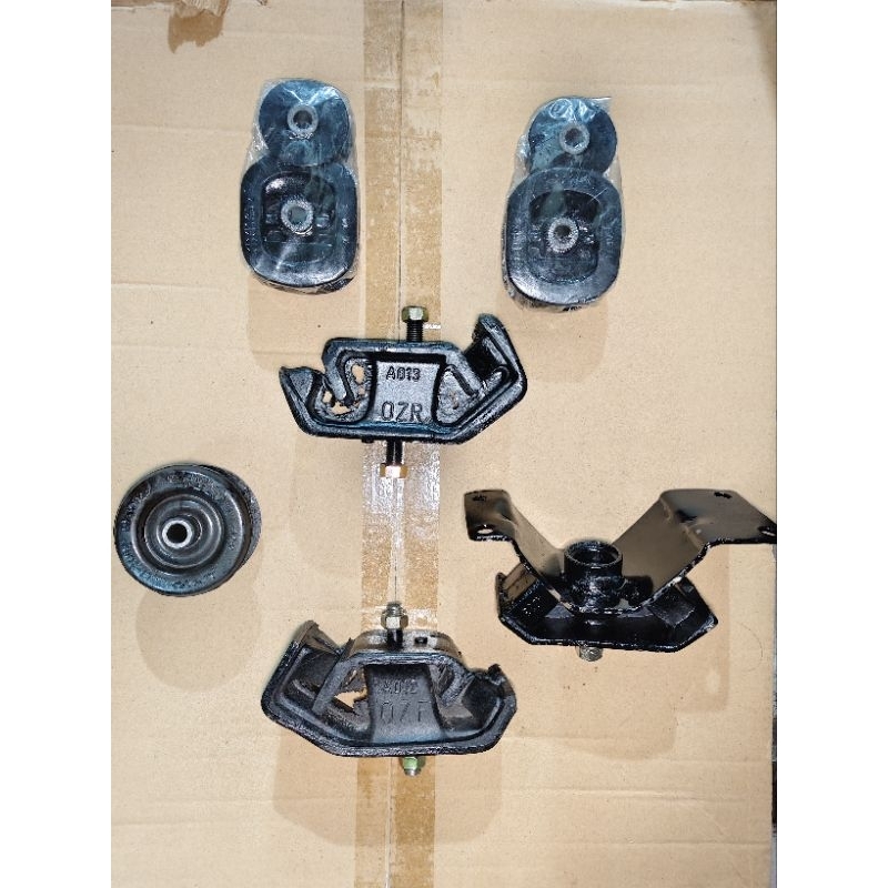 engine monting/dudukan mesin/pangkon mesin set suzuki forsa glx