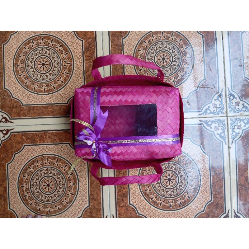 

[ Halodul ] besek jinjing bambu Mika warna 20x30 PALING LAKU | besek bambu Mika hampers | kotak hantaran hajatan lebaran