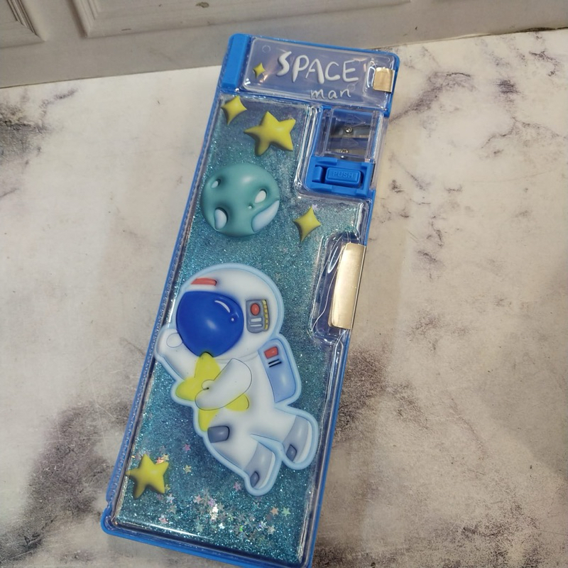 

TEMPAT PINSIL MAGNET KODE 562 GLITER ASTRONOT,BEAR,UNICORN,DUCK