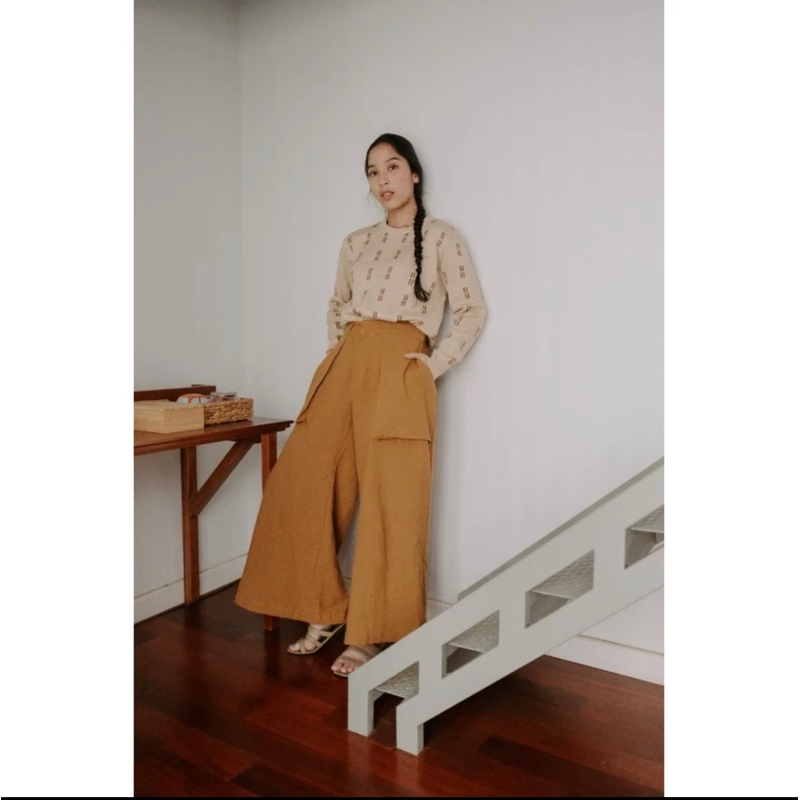 Damakara Sweater Preloved