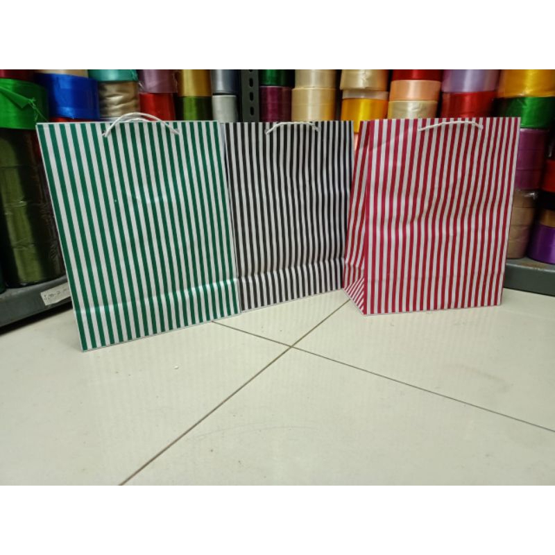 

Paperbag Buku Motif Salur Paperbag Motif Garis-garis Termurah Ku Kualitas Terbaik Bahan Tebal