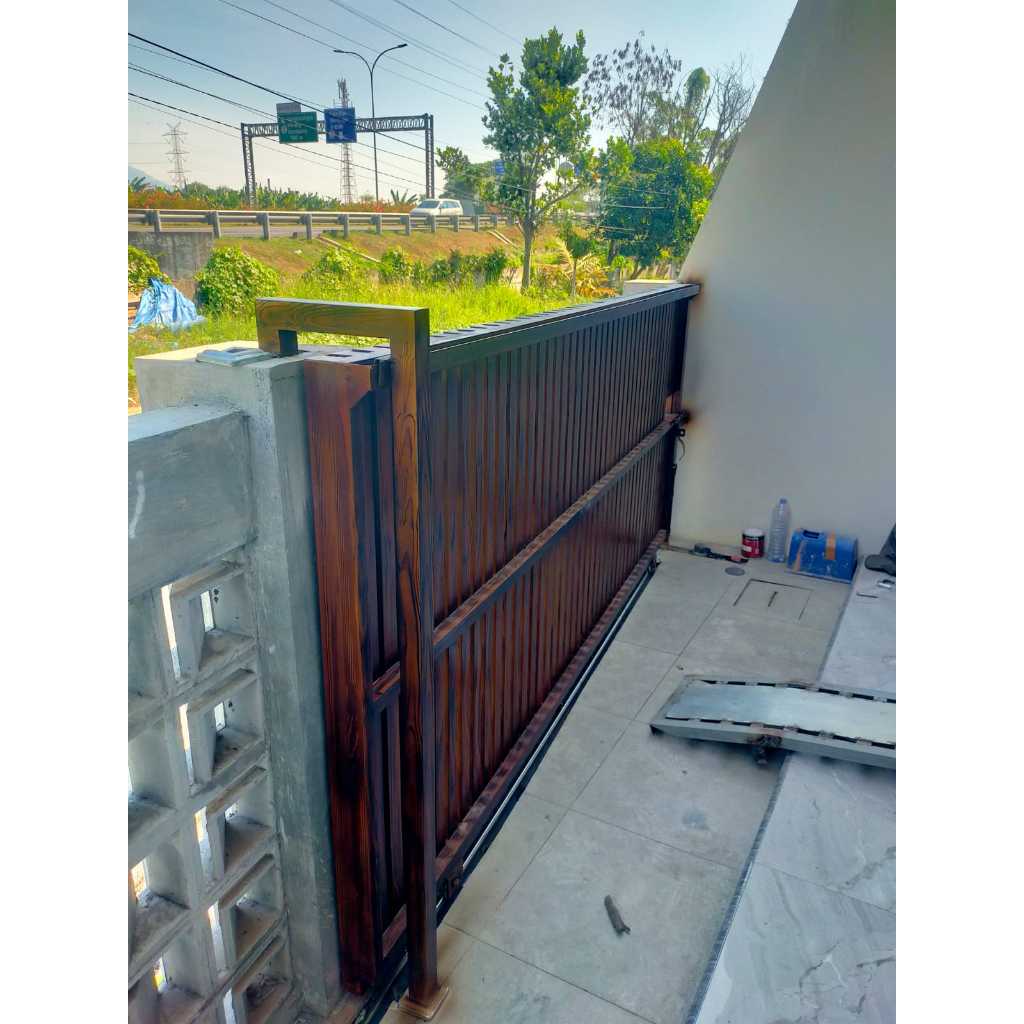 Pagar besi cat kayu minimalis / pagar cantik sidoarjo