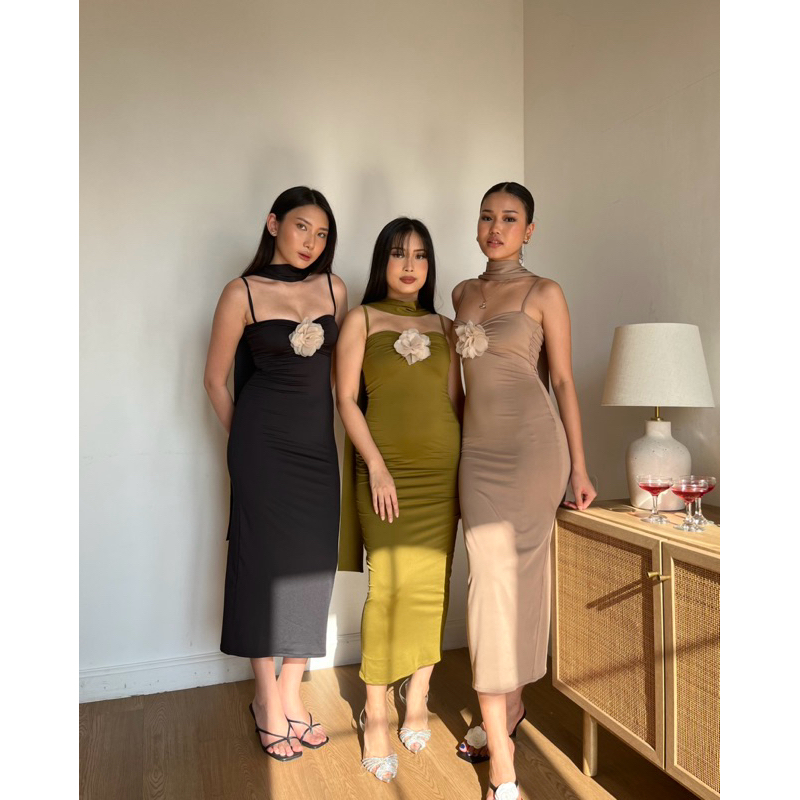 Kyle Dress — Midi Dress with Rosette