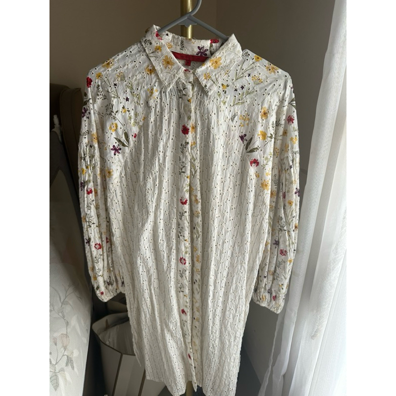 Preloved Marsha shirt by benang jarum size m