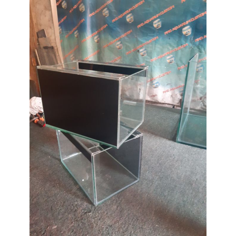 aquarium kaca 40x25x25 plus back ground