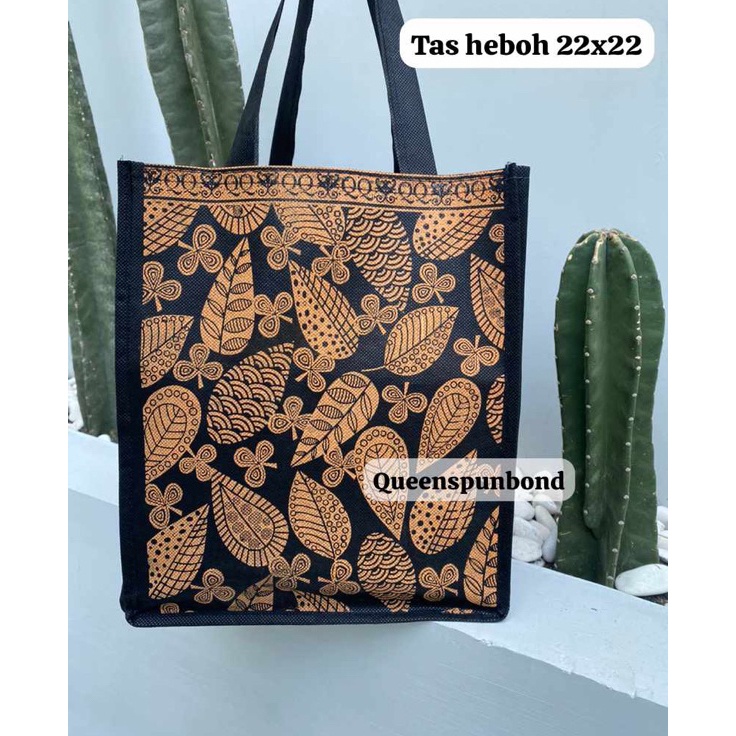 

Harga Murah HARGA LUSIN ISI 12 BIJI TAS HAJATAN BOX NASI HEBOH SIZE 22x22