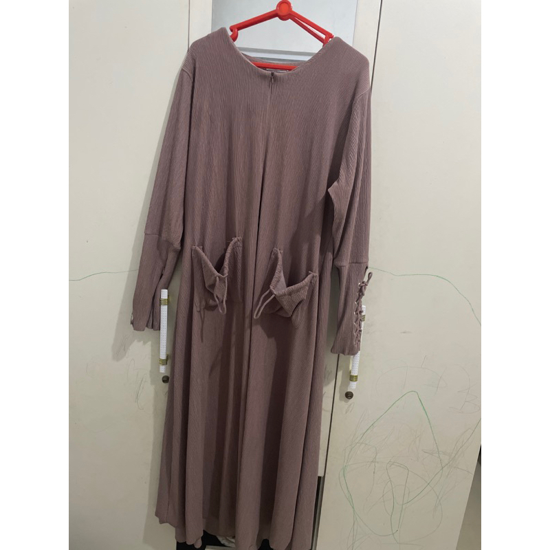 preloved sofni lace abaya size S