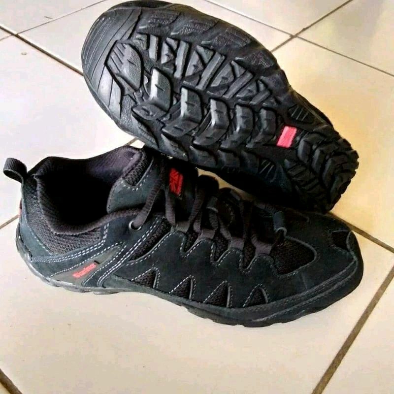 SEPATU GUNUNG PRIA SEPATU HIKING SEPATU GUNUNG KARRIMOR SEPATU GUNUNG MURAH
