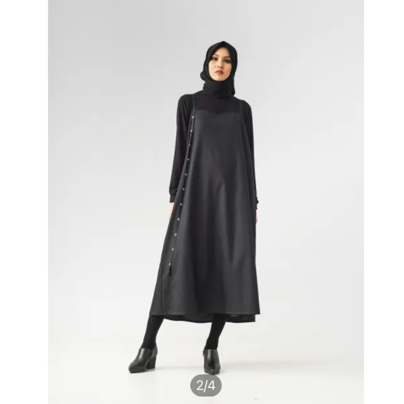 [PRELOVED] Rashawl Capella Dress Black Hitm Bukan Pedestal Coat Best Seller Jaket Outet Model Zara Zahratul Jannah Zahratuljannah
